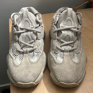 Yeezy trainers size M 5 / F 7 // In amazing condition
